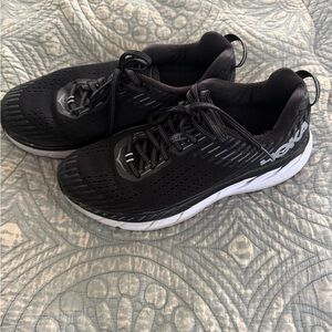 HOKA Clifton 5 Black White sneaker size 8